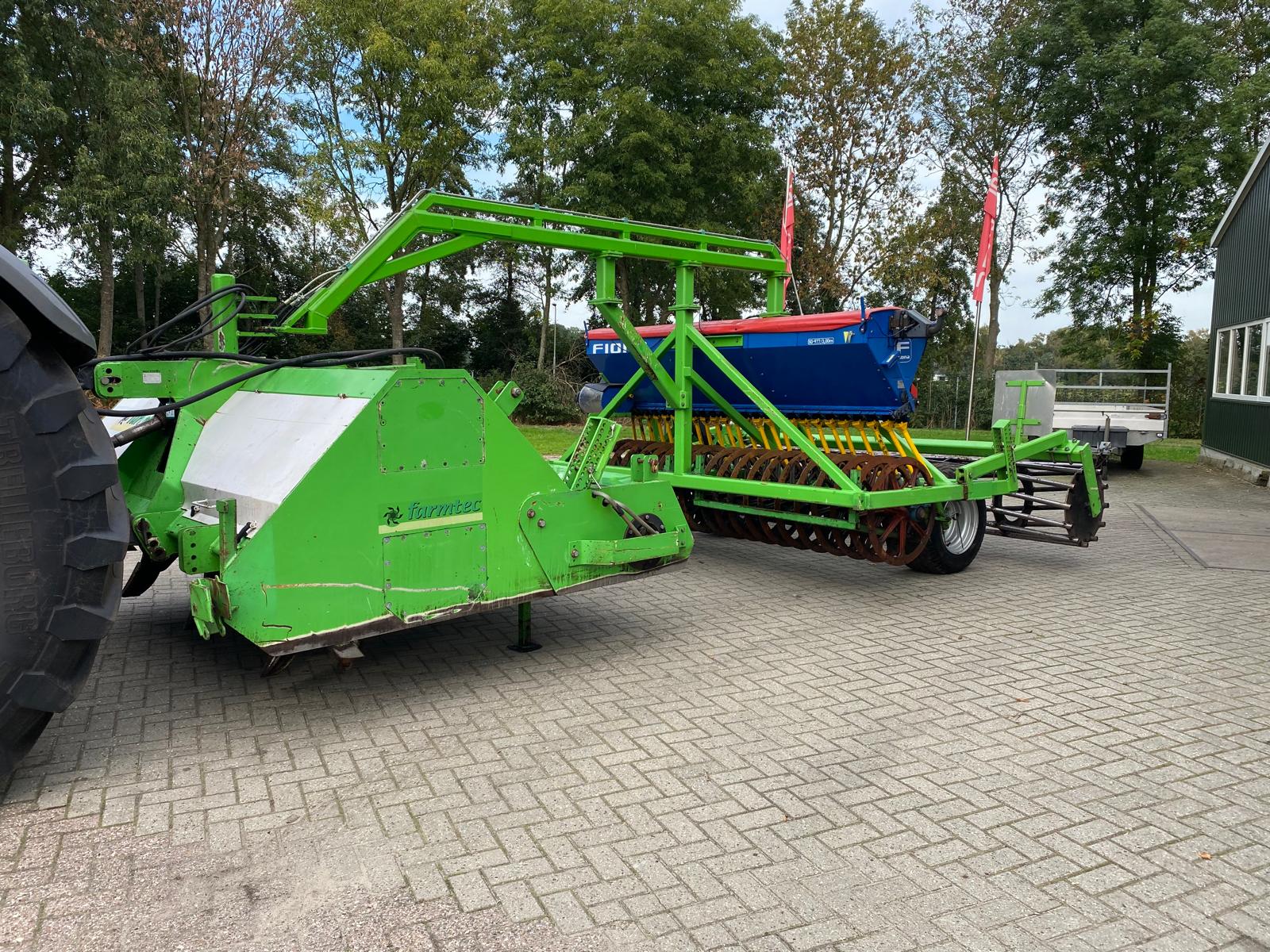 Farmtec Agri 300 Spitmachine – Met getrokken Zaaicombinatie